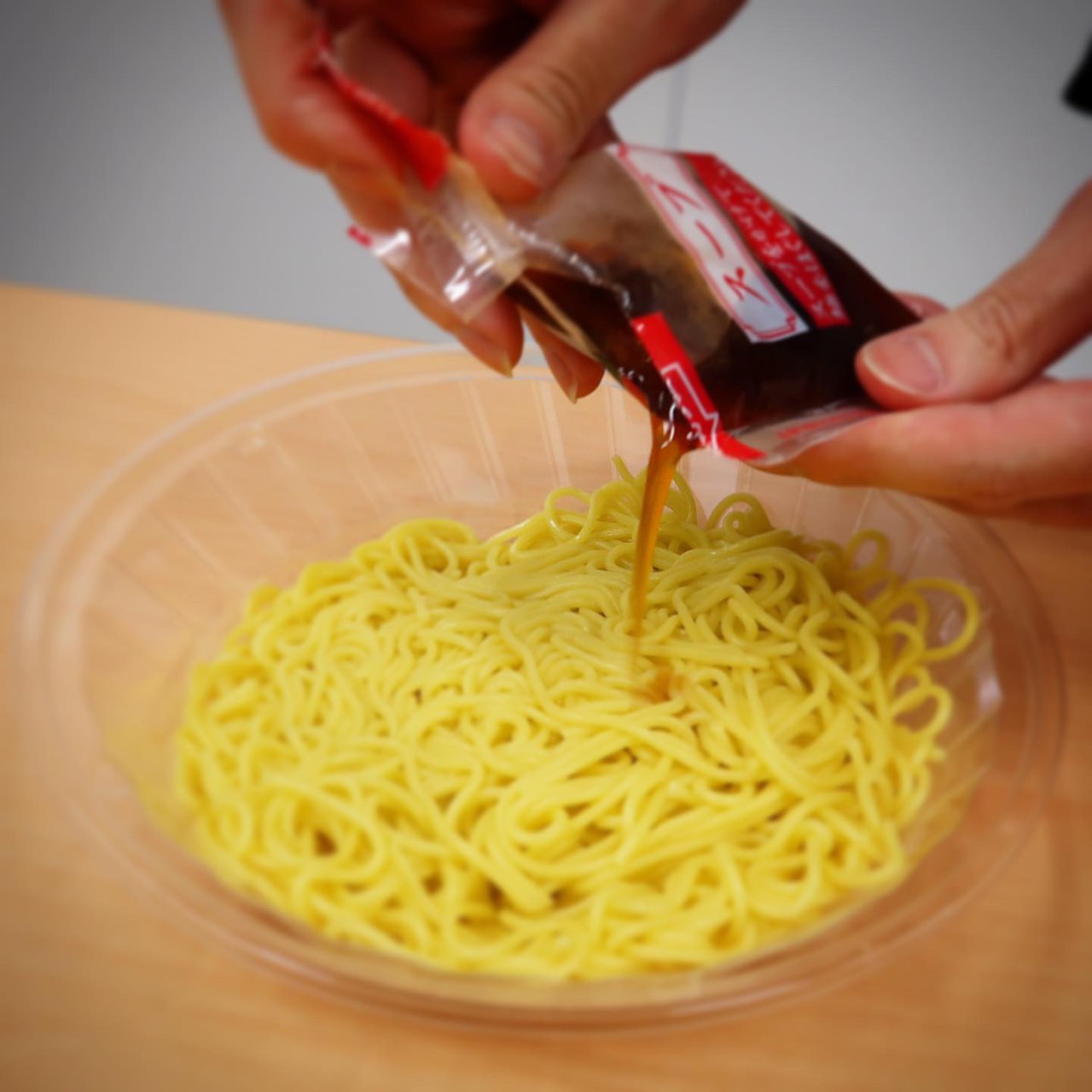 コンビニ冷やし中華の正しい盛り付け方