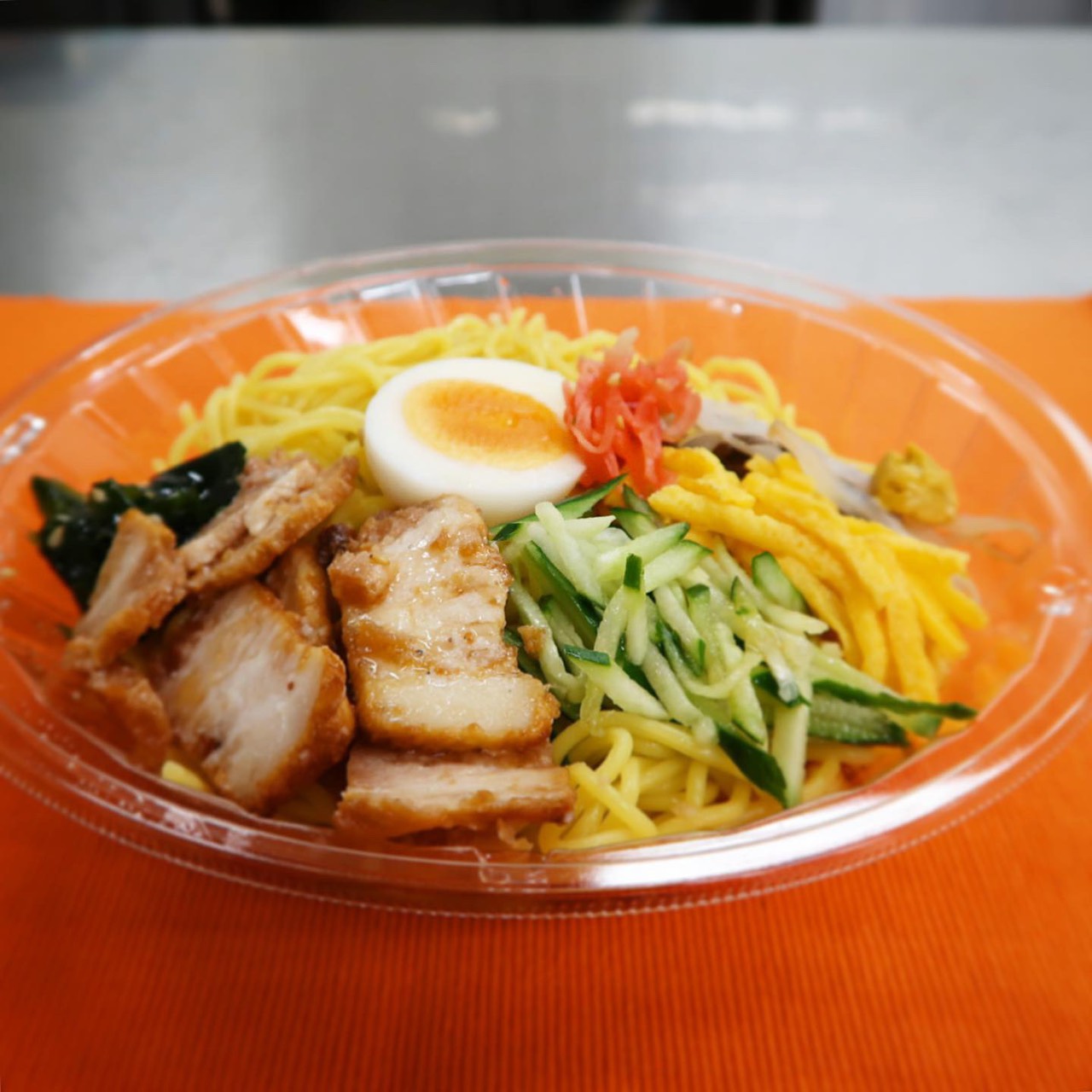 「直火焼 豚チャーシューの冷し中華(醤油だれ)」