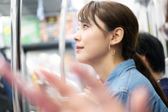 痴漢対策：まわりをよく見る