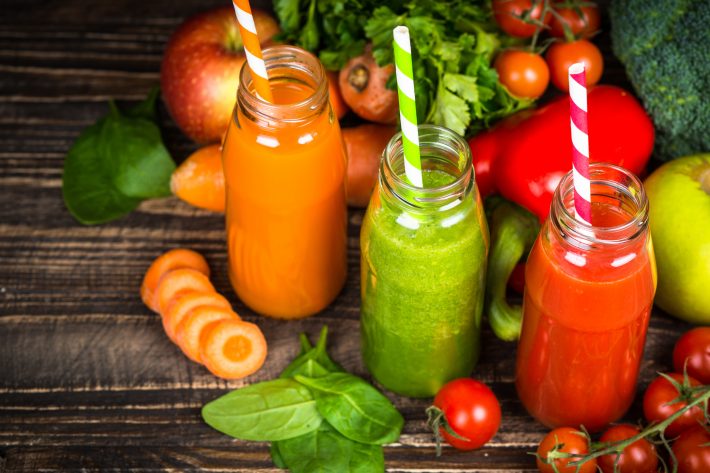 うどんを食べる前に野菜ジュースを飲もう