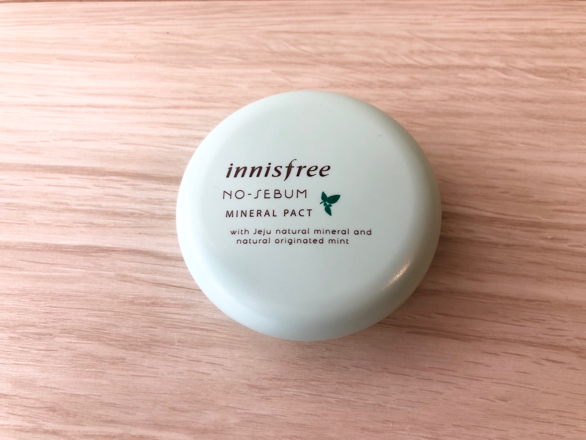 イニスフリー【ノーセバム ミネラルパクト】1,200円