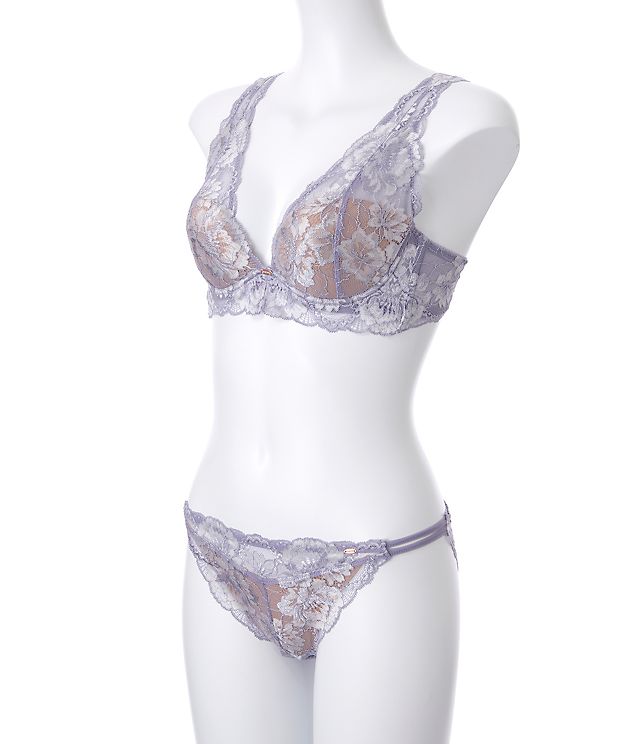 SALON by PEACHJOHN「グランフルールブラ」￥4,600、「グランフルールパンティ」￥2,400