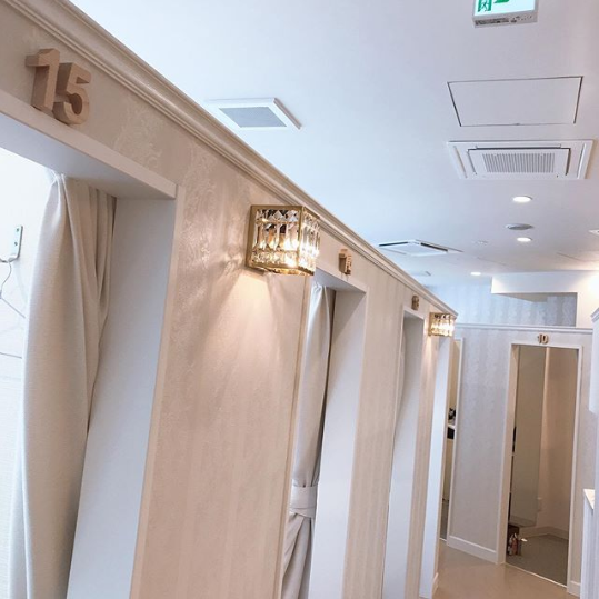 （画層：Reine公式Instagramより）