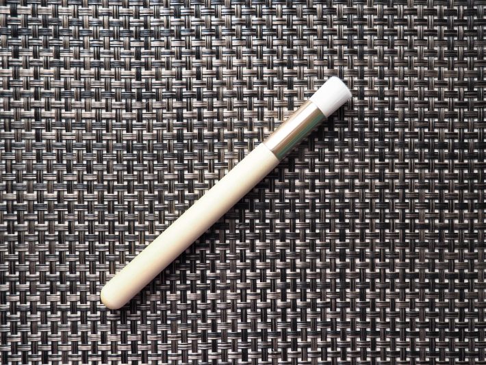 「小鼻専用　洗顔ブラシ」