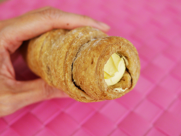 ワンハンドスイーツ　ファミリーマート