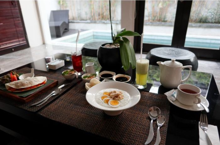 ホテルルームサービス