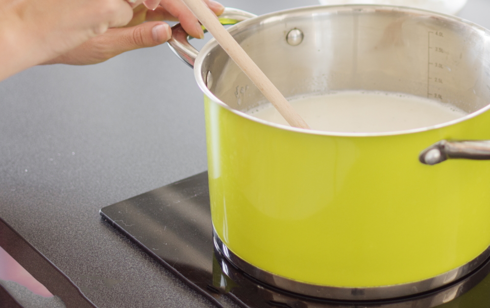 ミルクパン　牛乳　ミルクティ