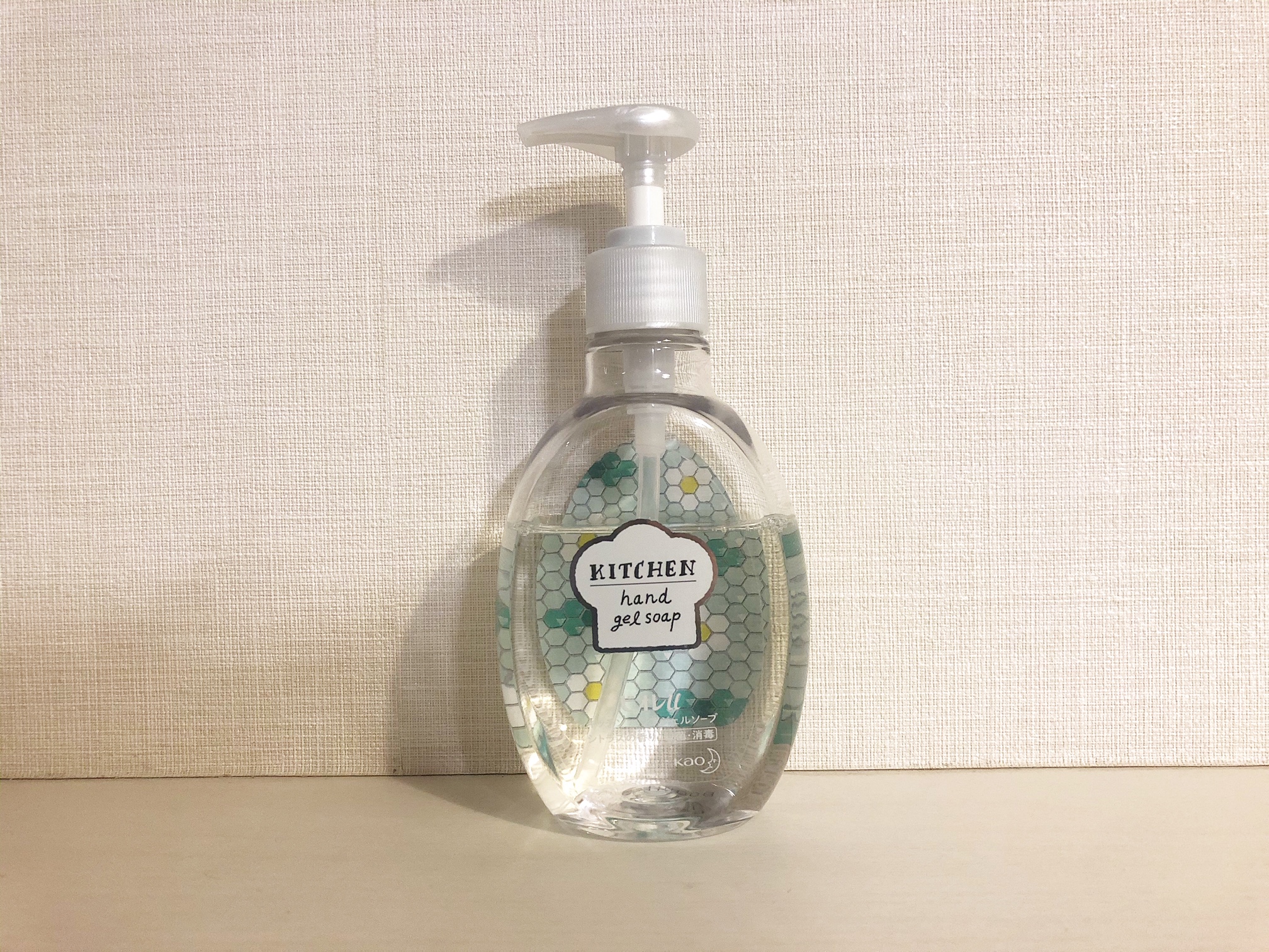 ビオレU「キッチンハンドジェル レトロタイルデザイン シトラス」250ml 458円