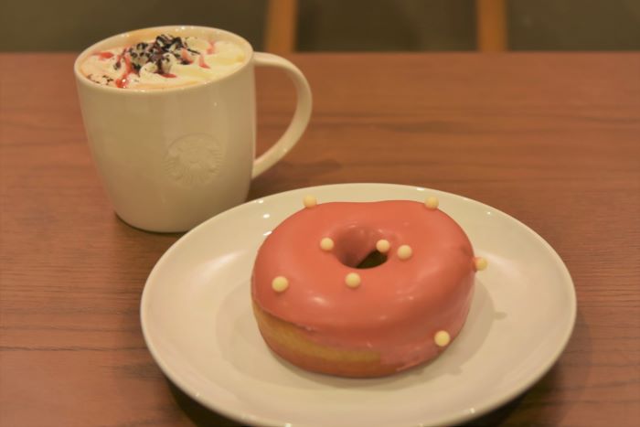 スタバベリーソースドーナツ