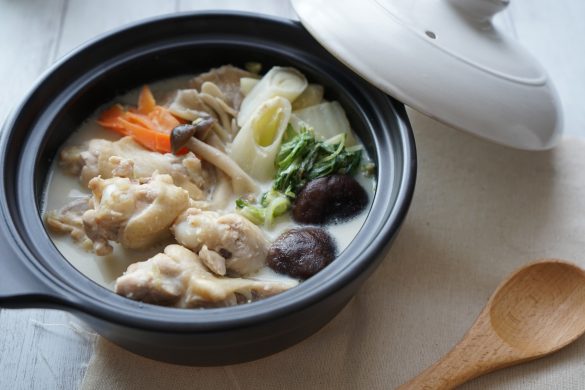 薬膳鍋　手羽元　豆乳　昆布