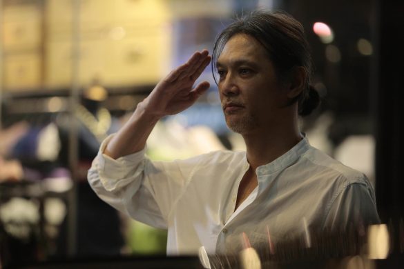 『影に抱かれて眠れ』より