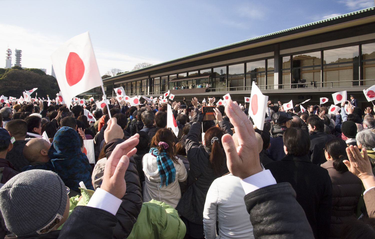 「即位の礼」で天皇陛下が魅せた“やんごとなきサプライズ感”／辛酸なめ子