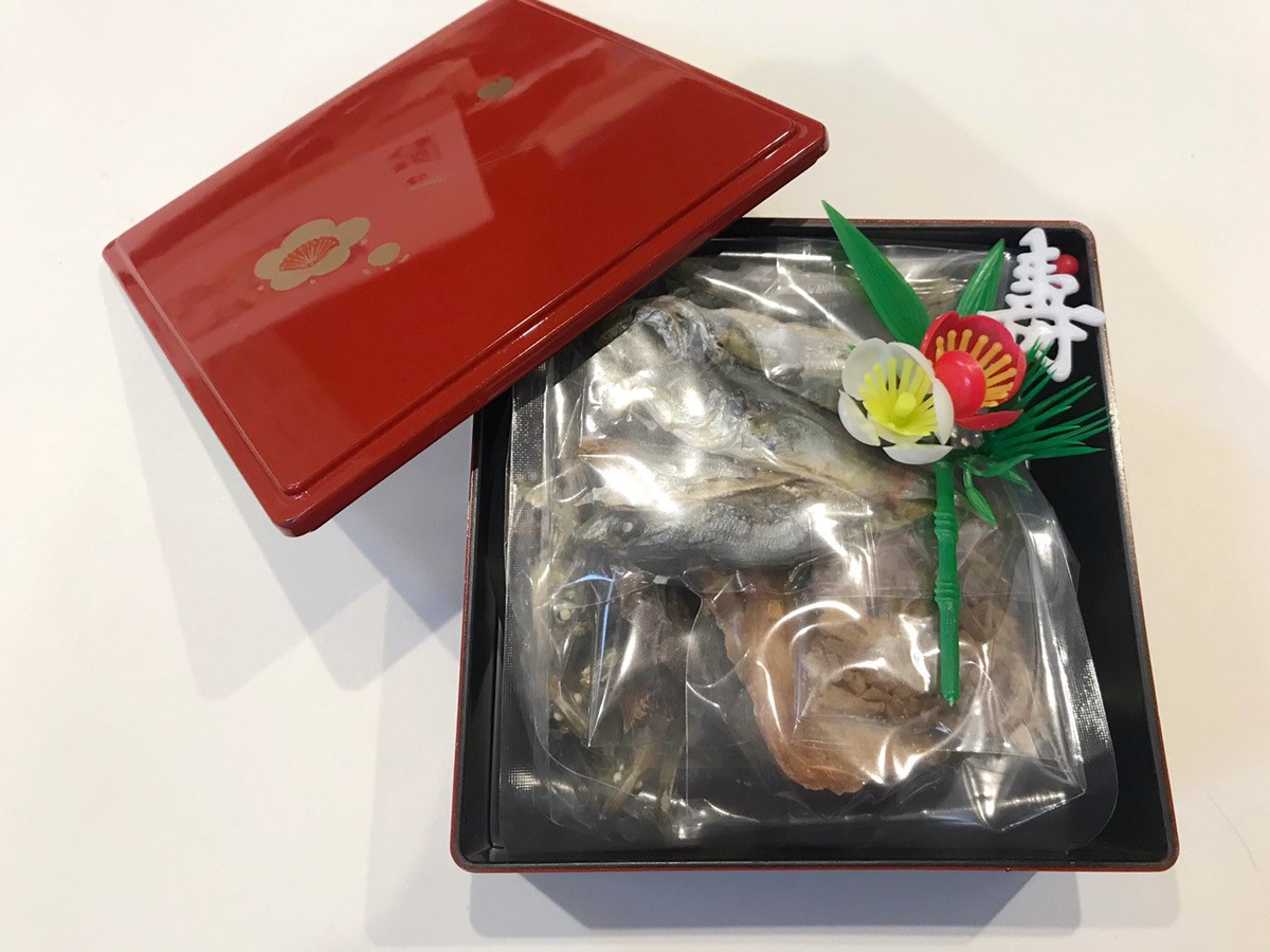 イオンペット「国産 猫用おにくとおさかなのおせち」　ペット用おせち