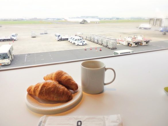 空港ラウンジ 朝食 ミライノカード