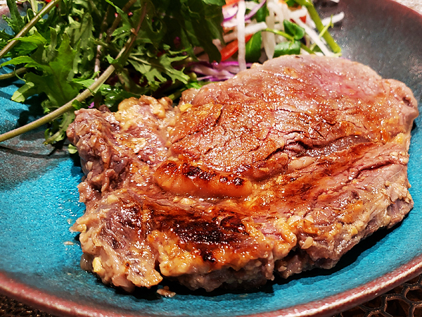 味気ない牛肉を 最高の熟成ステーキにする方法