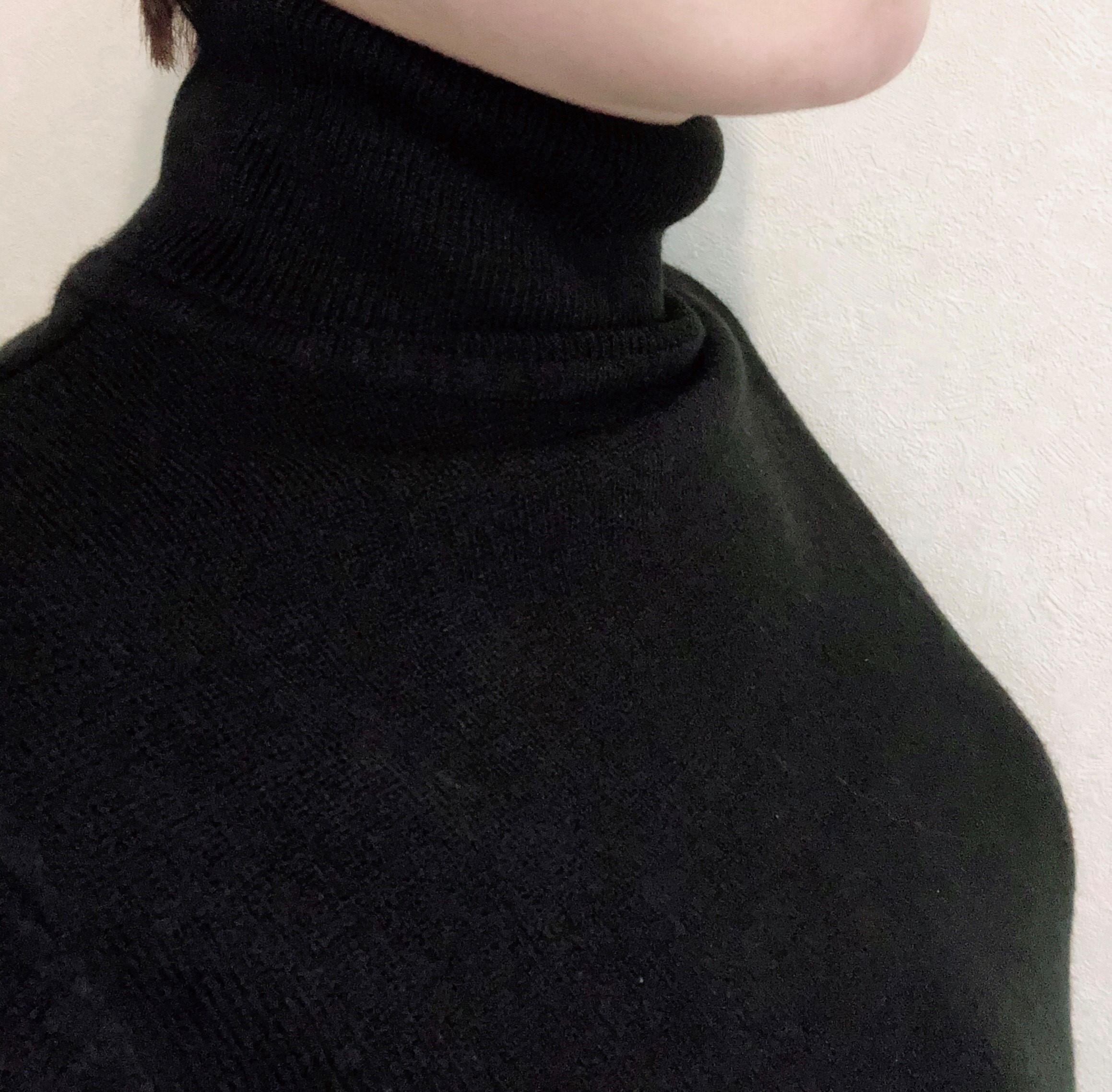 神戸レタス　おうちで洗える・カシミアタッチニット　1,354円(税別)