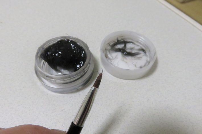 筆を使うと付けやすい