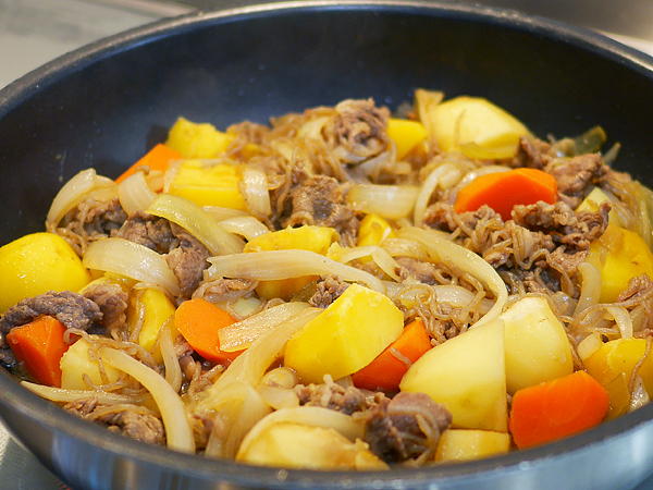 プロ級の肉じゃがを作るために絶対に必要な 調味料は1つだった