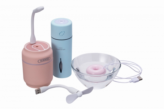 スリーアップ「ポータブル加湿器 マカロン」1,980円