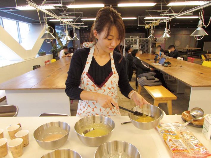 レインボーパンケーキ・色つけ