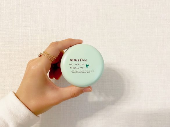 イニスフリー「ノーセバム ミネラルパクト」8.5g 1,200円