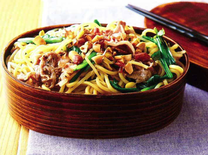 「タイ風焼きそば弁」ピーナッツがきいてる！