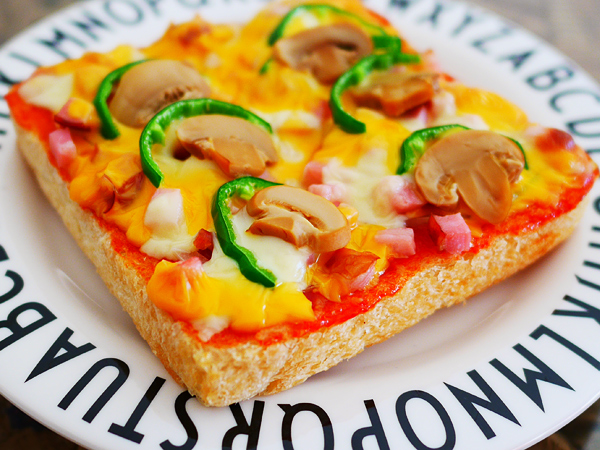 お家のピザトーストが名店級に。 3つのコツとは？