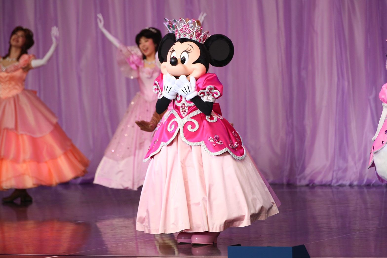 東京ディズニーランドで実施中のミニーマウスが主役の特別プログラム「ベリー・ベリー・ミニー！」