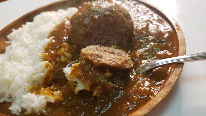 レンジ粗挽きバーグカレー
