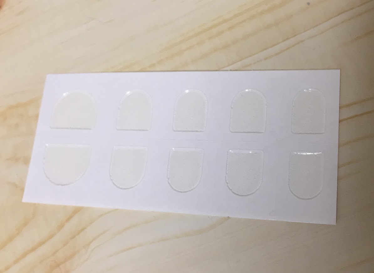 リピティション「粘着グミ 30ピース入り」強力なのに、繰り返し使えるネイルチップ用粘着グミが話題