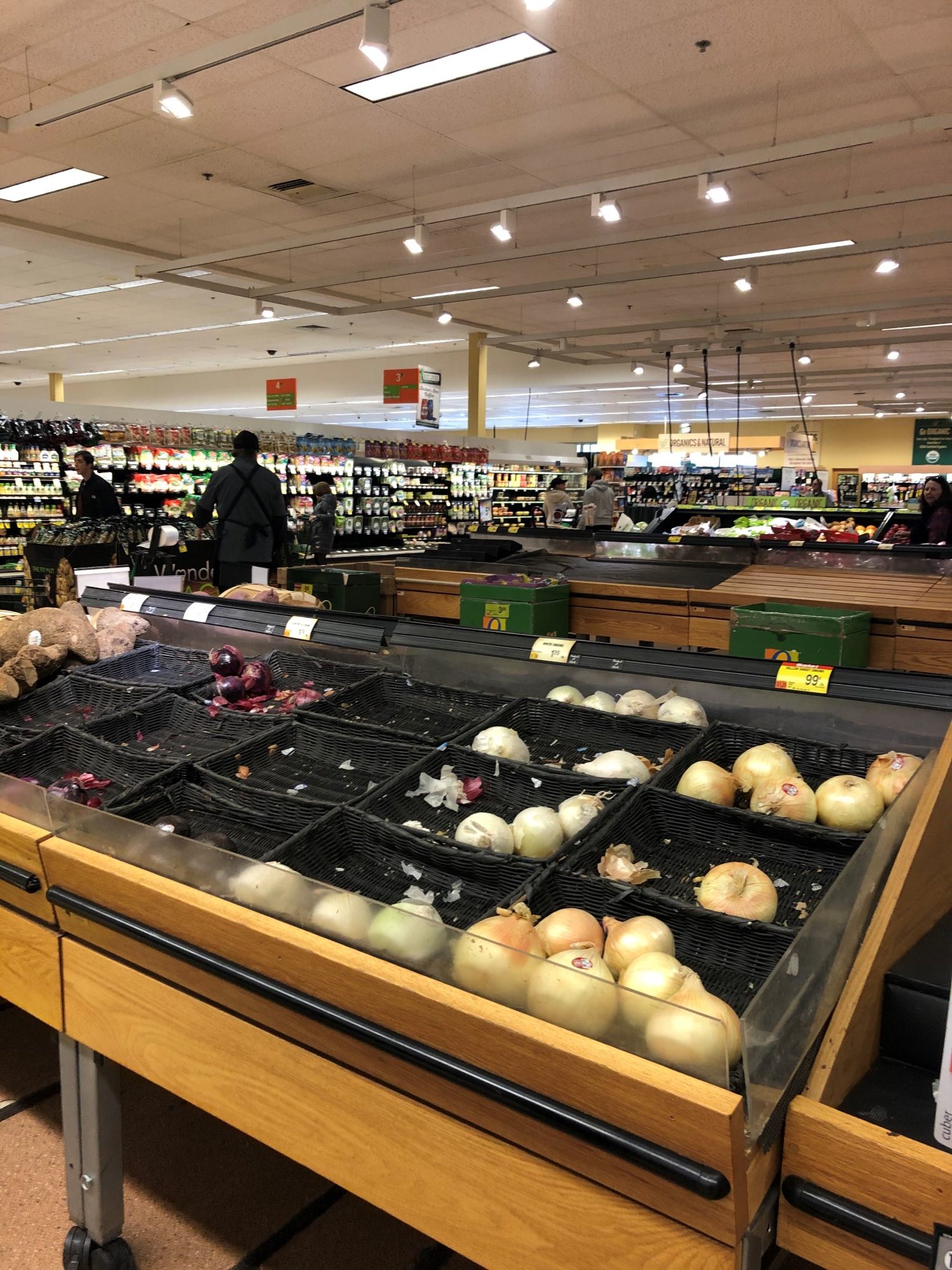 コロナウイルス感染拡大中アメリカのスーパーマーケット