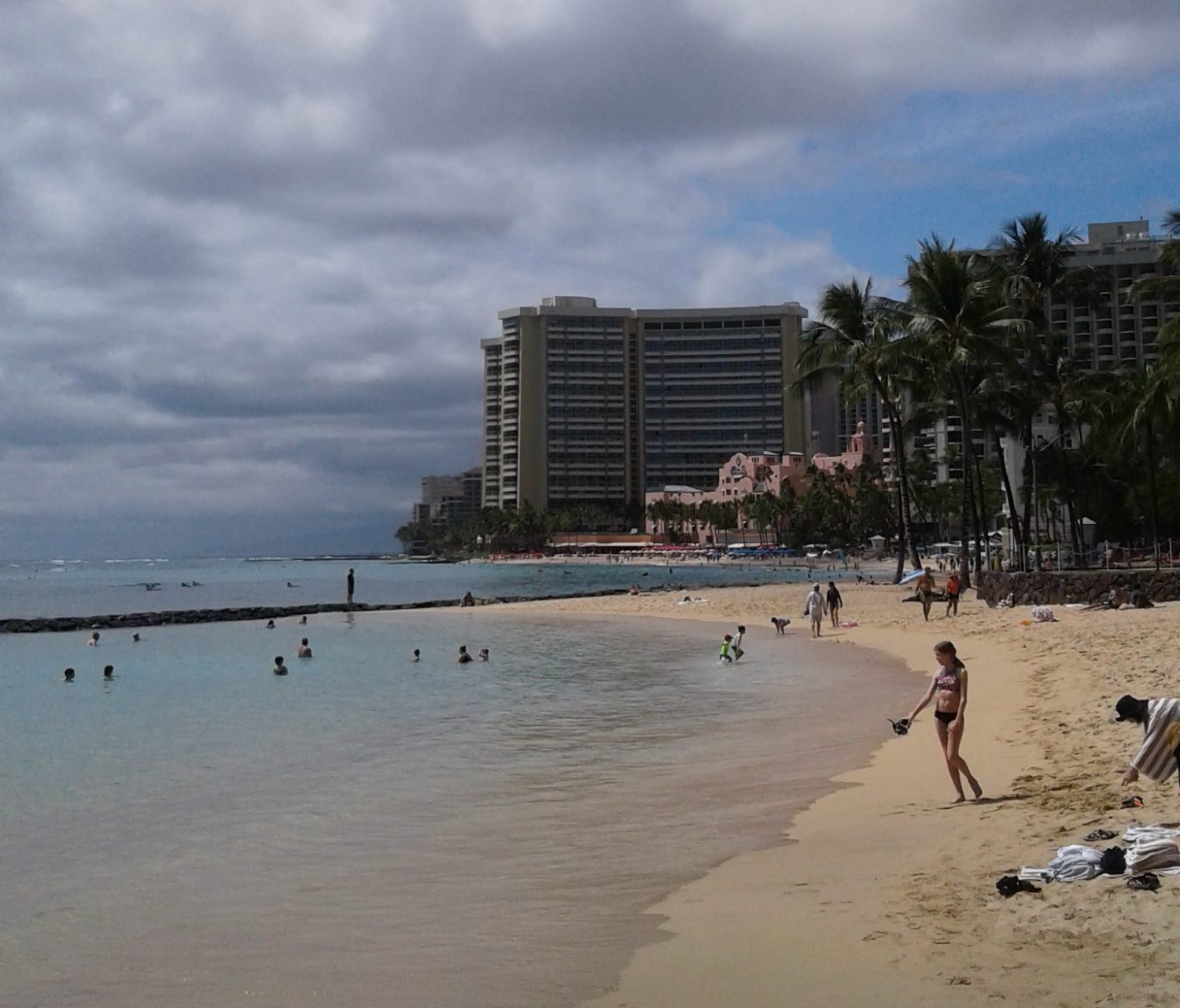 寂しすぎるワイキキビーチの今