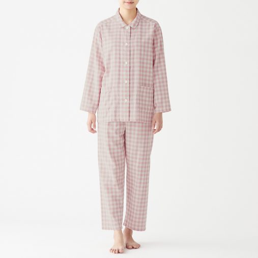無印良品「脇に縫い目のない　二重ガーゼパジャマ 婦人M・ピンク×チェック」3,990円(税込み)