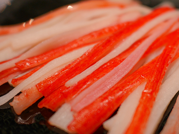 運動いらずで筋肉が増える！？ 美容によいカニカマを大発見！