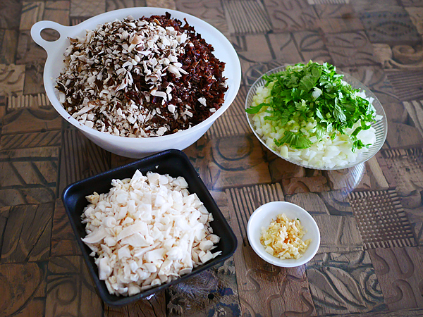 子供にもお手伝い可能！ 定番料理がグーンとおいしくなる 大量ストック料理「きのこのラグー」の作り方