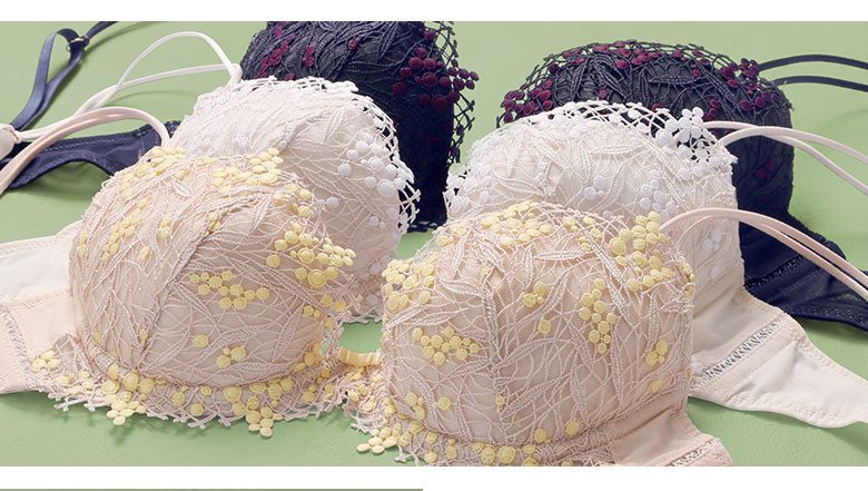ラヴィアドゥ「フルールプロヴァンス ブラジャー（品番：B38D2245DE）」¥4,950