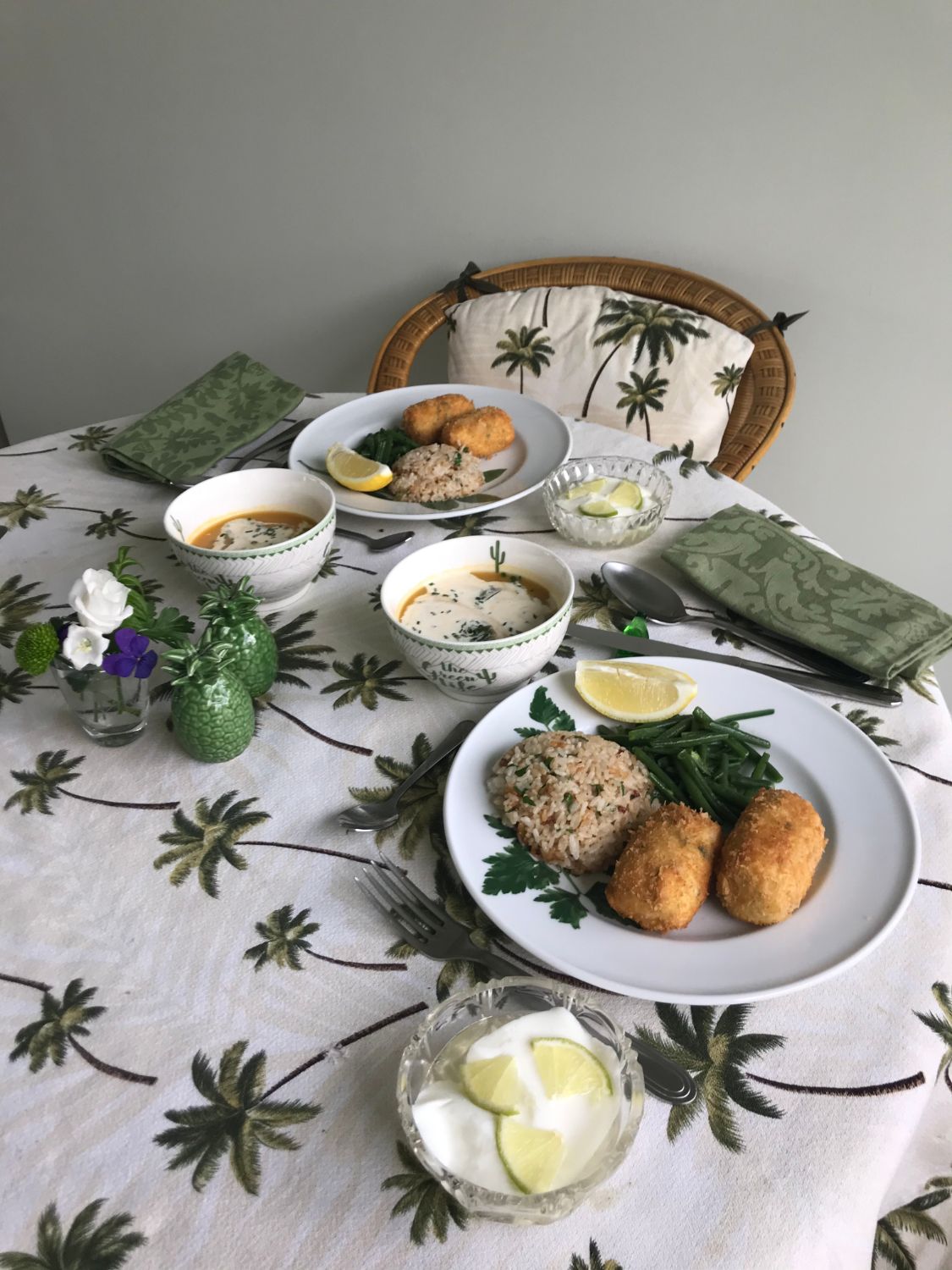 ①ダイニングのランチ