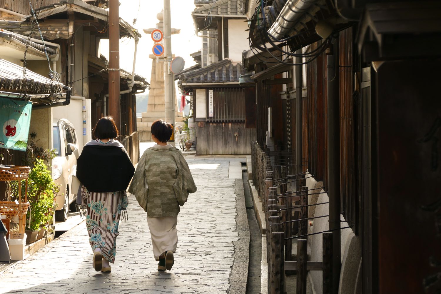着物和服女性2人広島県福山市鞆の浦