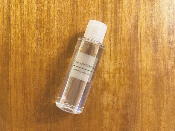 「スウィートアーモンドオイル」50ml 690円、100ml 1,190円、200ml 1,890円