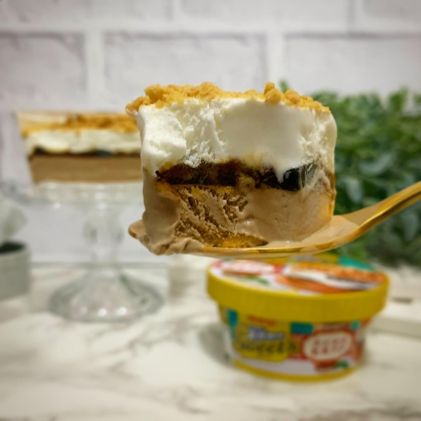 明治「エッセルスーパーカップスイーツ タピオカ紅茶ラテ」