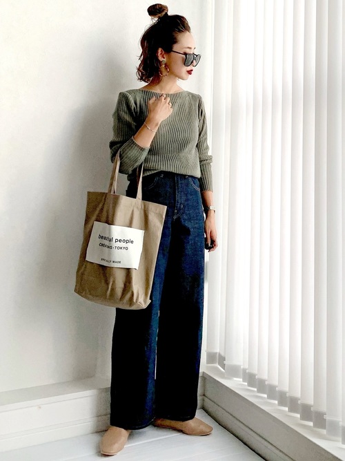 くすみグリーン