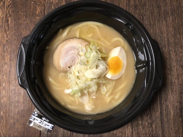 「特製鶏だしらーめん」（税抜390円）