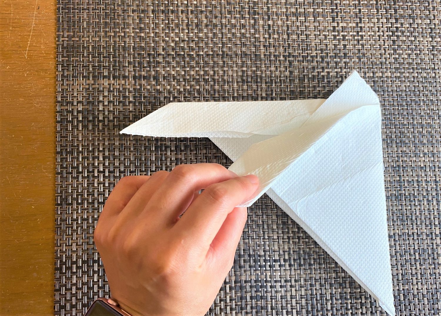 (11)ちょこんと小さな三角形が右端に飛び出します