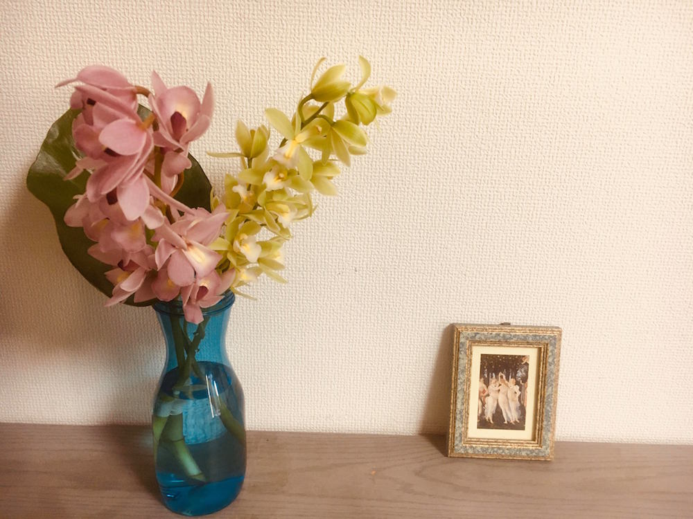 「霽れと褻」から届いた花