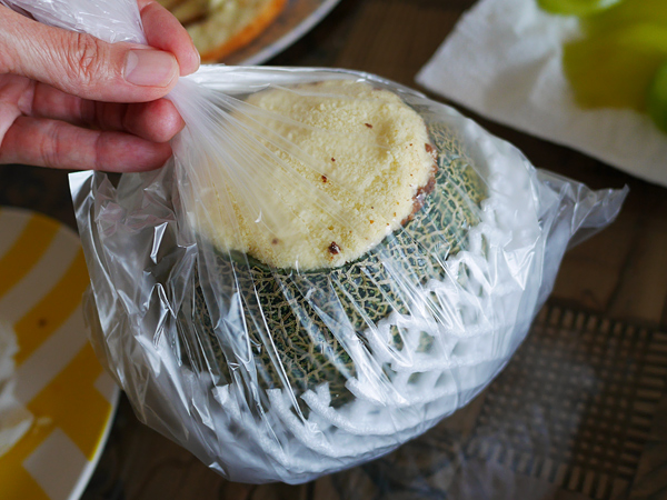 丸ごとメロンケーキ