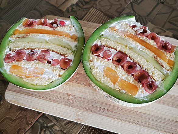 まるごとメロンケーキ