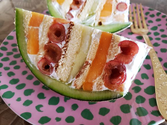 まるごとメロンケーキ