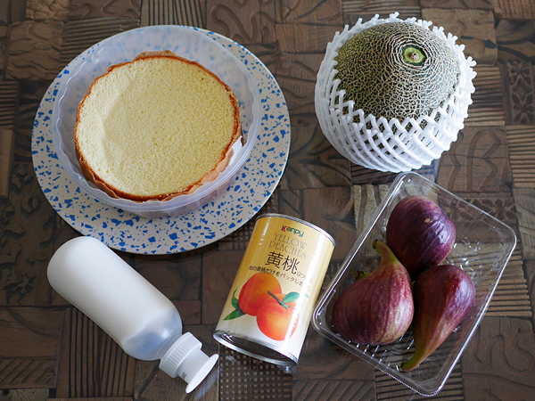 丸ごとメロンケーキ