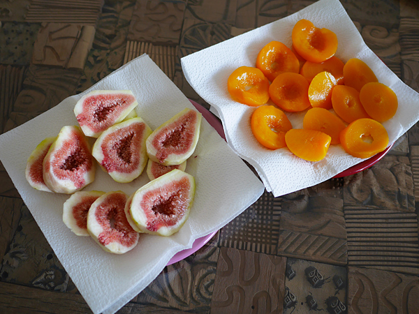 丸ごとメロンケーキ