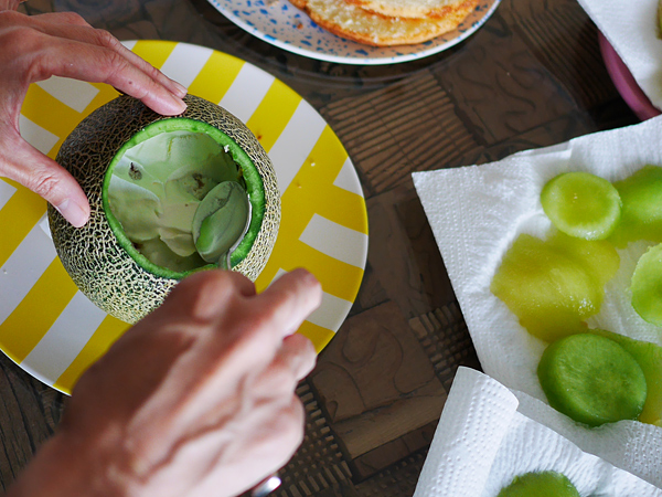 丸ごとメロンケーキ